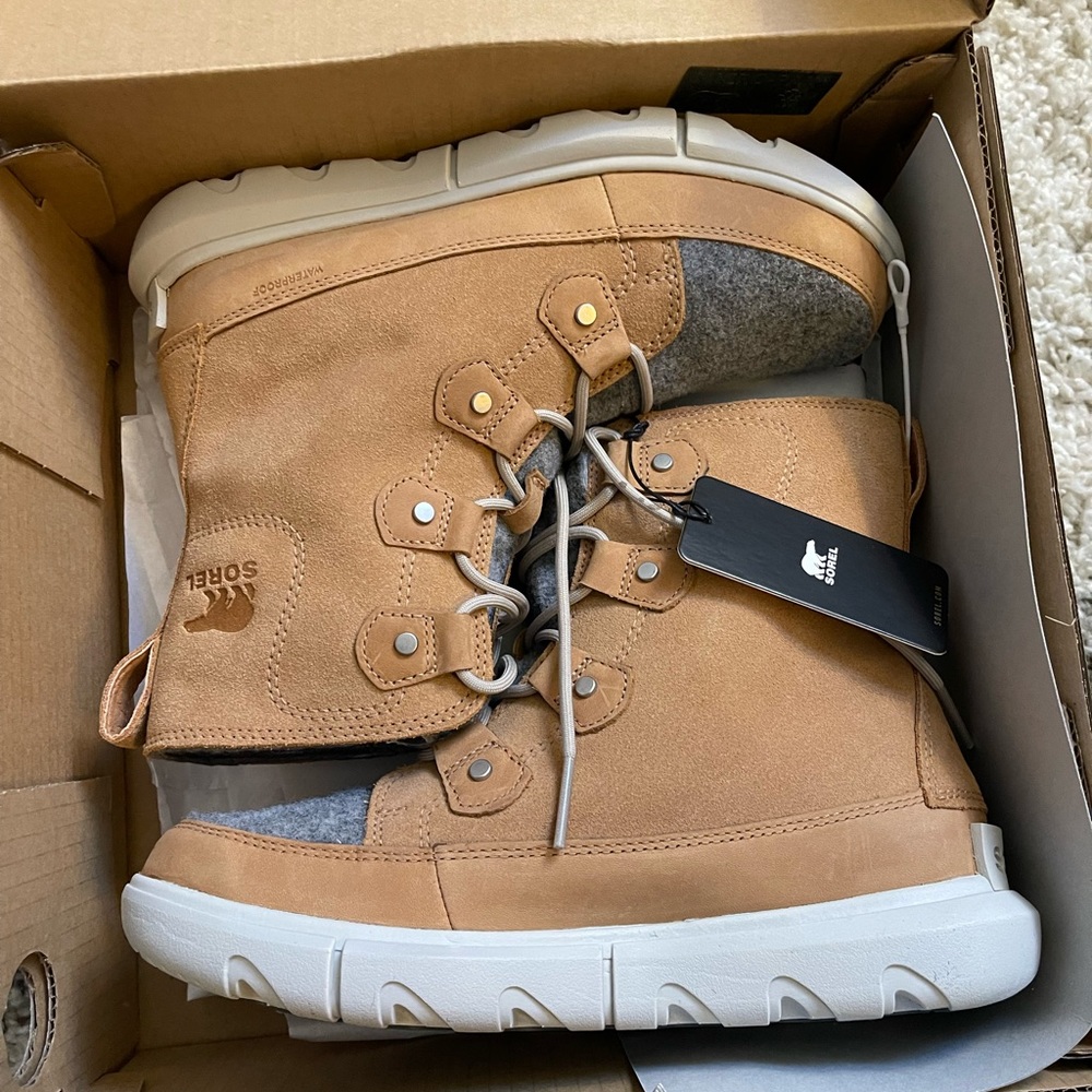 NEW Sorel Explorer Joan Felt WP. Size 8 women’s